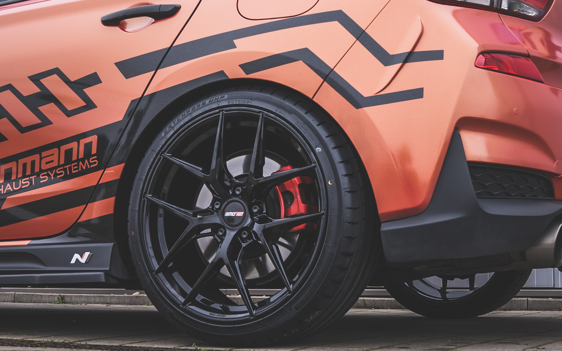 Car with nice rim